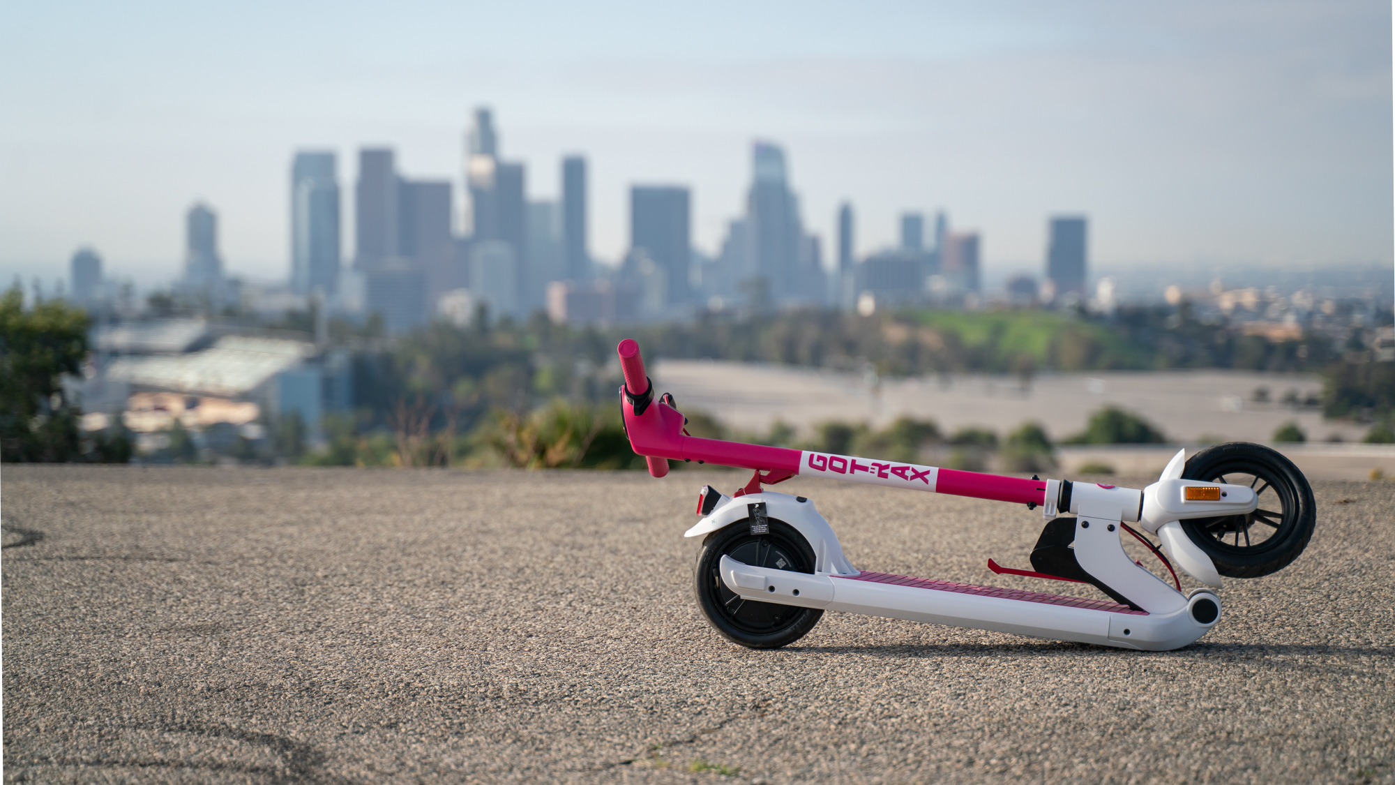 GoTrax Apex LE on an overlook in Los Angeles