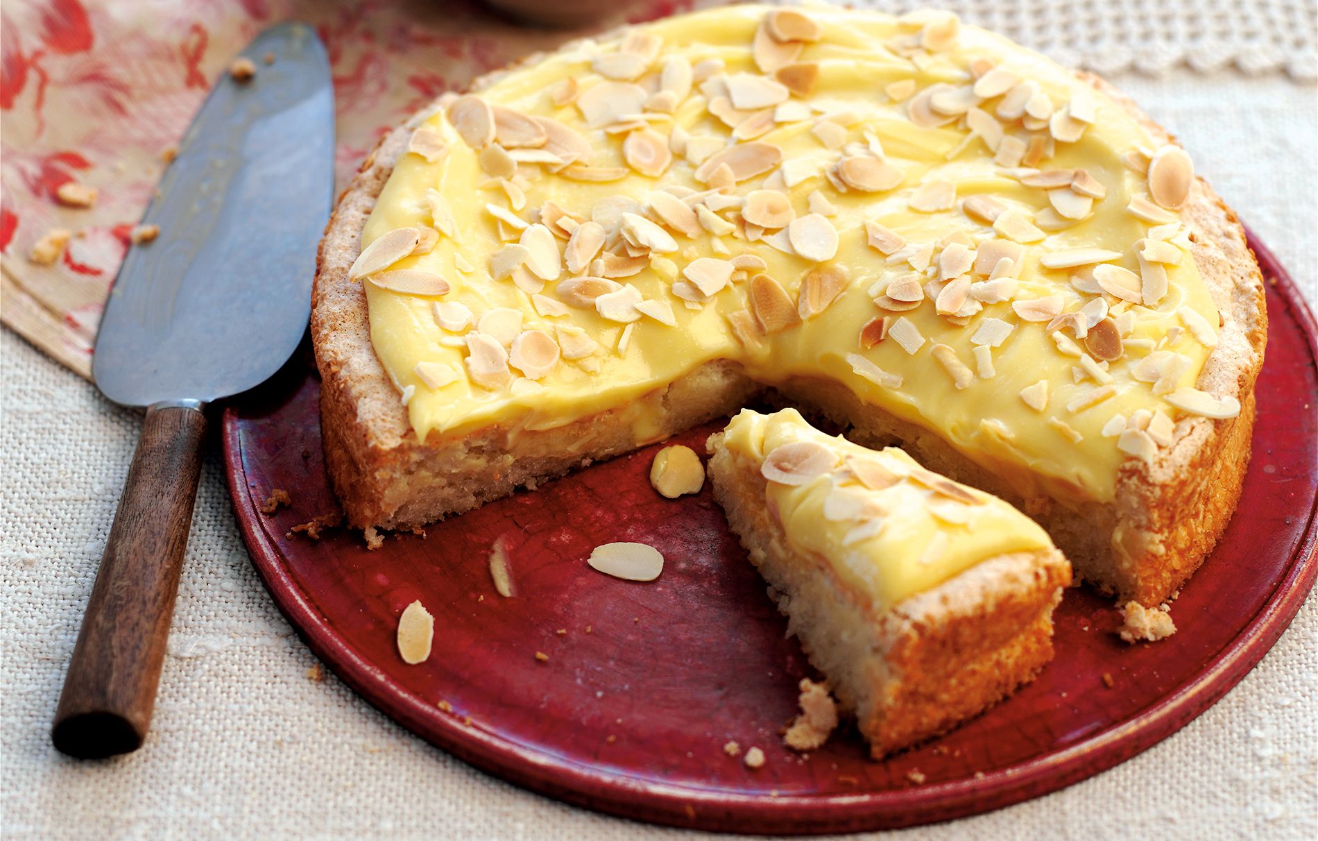 Swedish vanilla and almond cake recipe