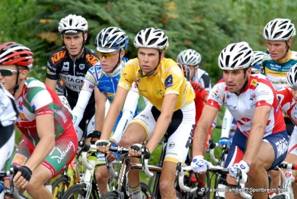Kouwenhoven (yellow jersey) was unable to keep his lead.