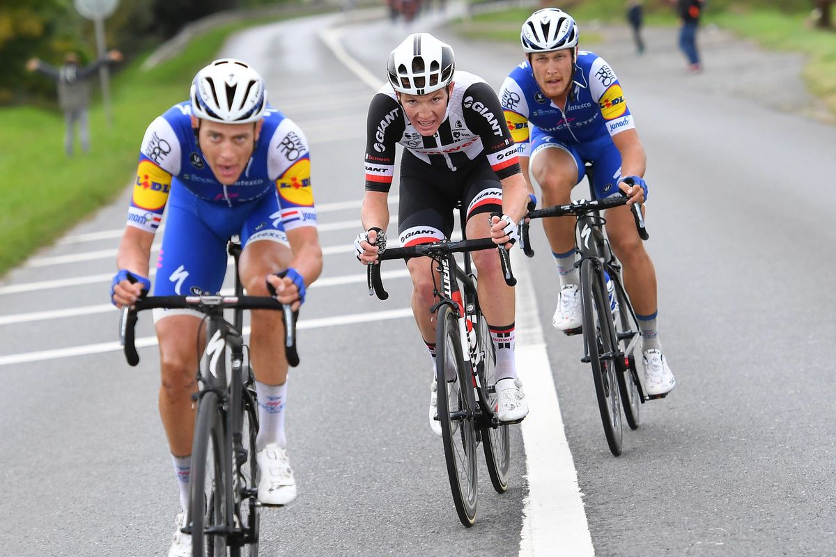 Niki Terpstra sets the pace for Soren Kragh Andersen and Matteo Trentin