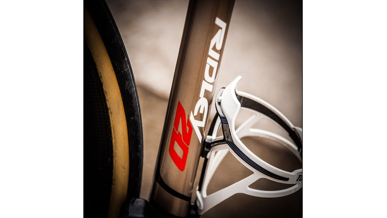 The gold seat tube has contrasting decals to catch the eye