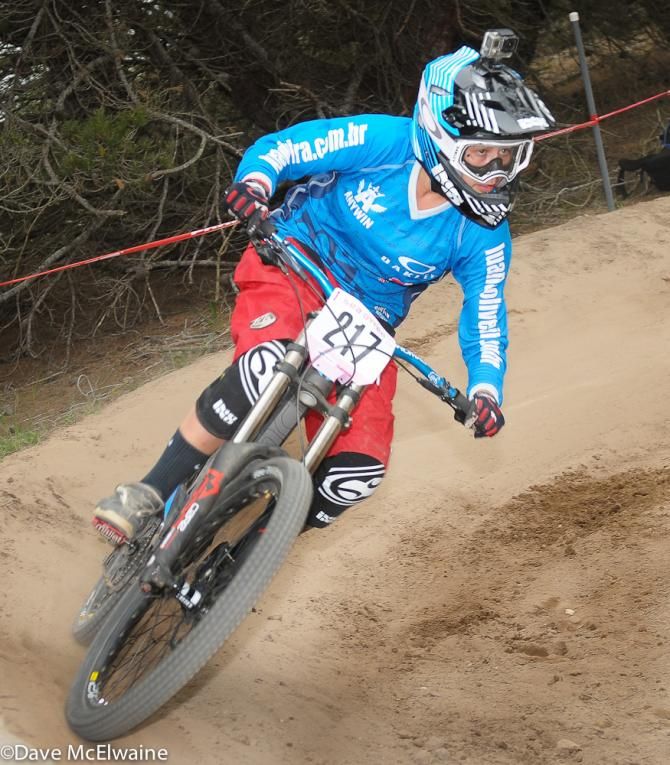 Luana Oliveira (Oakley) having a brilliant run