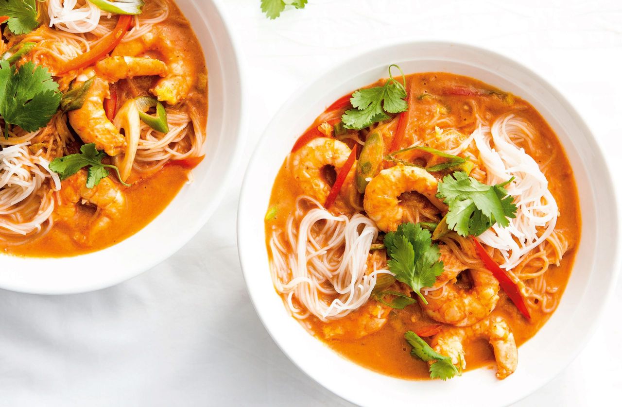 Thai prawn curry and noodles recipe