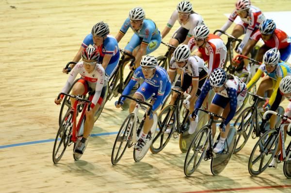The women's points race was a close encounter.