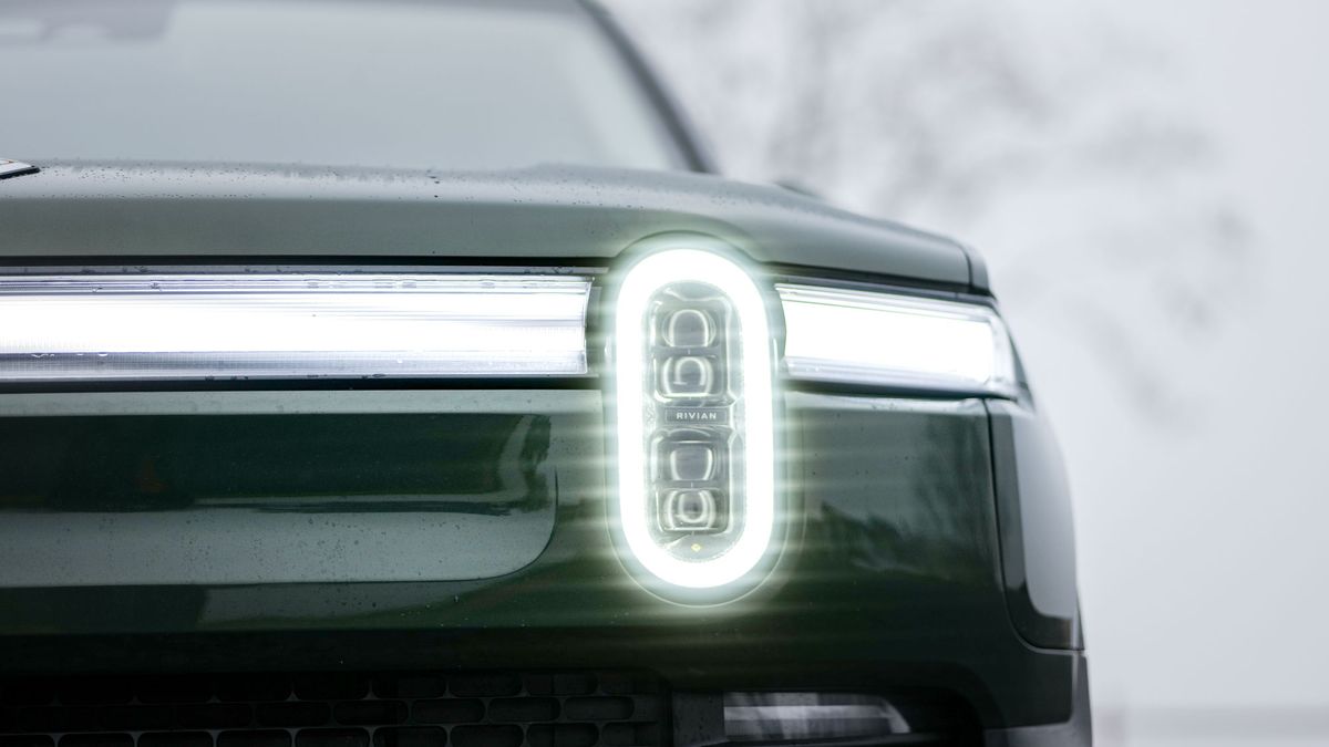 2025 Rivian R1T Tri.
