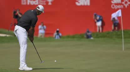 Jhonattan Vegas lag putting from the other side of the green to the hole at the 3M Open in 2024