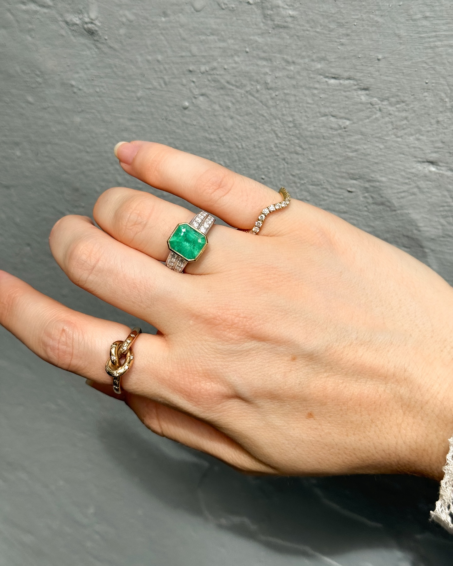 An image of @aliwhittle_ wearing one of the biggest 2025 summer jewellery trends.