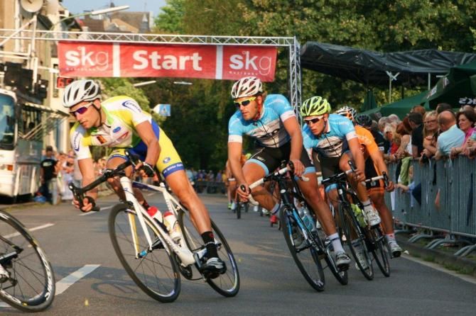 Action during the Tour de Neuss criterium