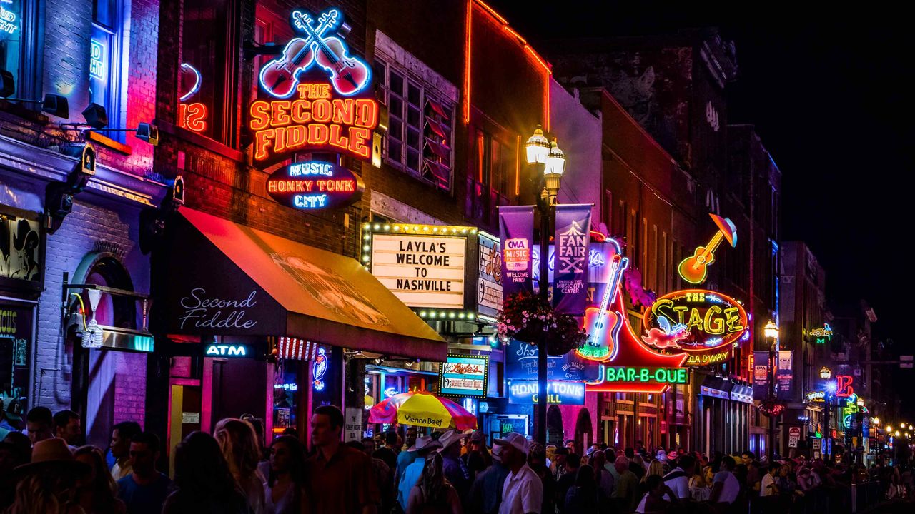 Neon signs on Lower Broadway (Nashville) at Night 