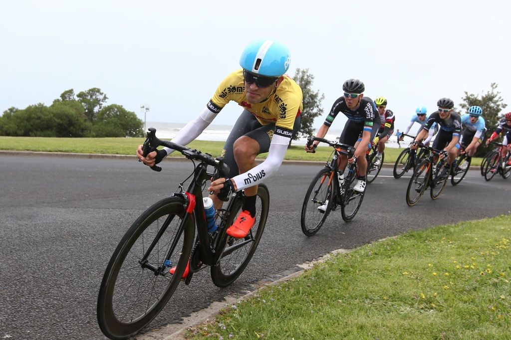 Ben Dyball (mobius Racing Team) in yellow
