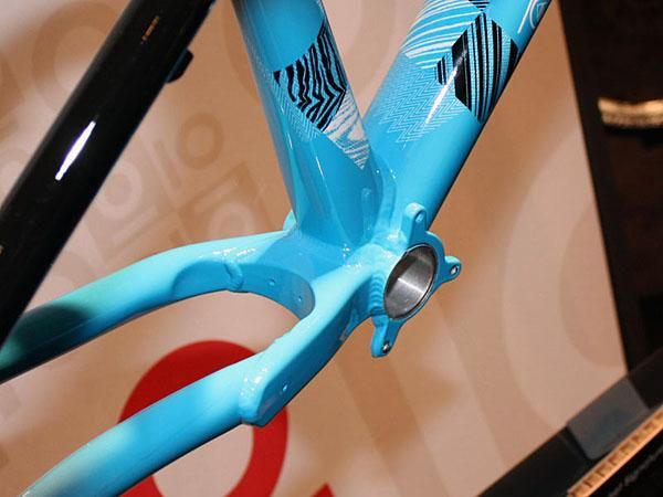 A forged yoke at the bottom bracket of the new Ticket frame makes for more tyre clearance.