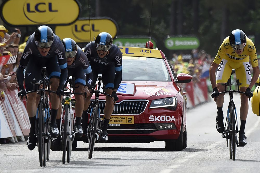 Chris Froome at the back of the Team Sky train