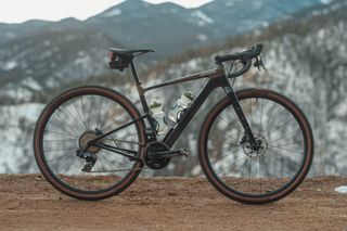 Image shows Cannondale Topstone without Lefty fork and with Smart Sense