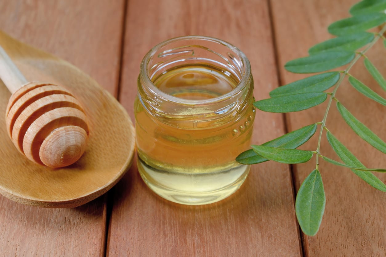 Acacia Honey Information - Where Does Acacia Honey Come From | Gardening Know How