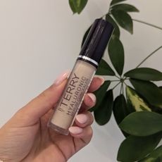 By Terry Hyaluronic Serum Concealer