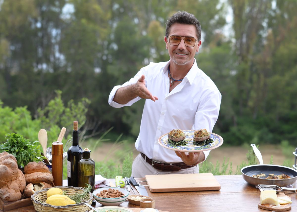 Gino’s Italy: Secrets Of The South on ITV1 sees Gino D&#039;Acampo on a fun gastronomic tour.