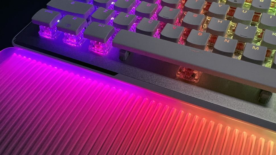 Roccat Vulcan II Max Review: So, so pretty | Tom's Hardware