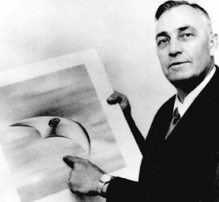 A crescent-shaped UFO seen and later sketched by pilot Kenneth Arnold on June 24, 1947. Public domain image.