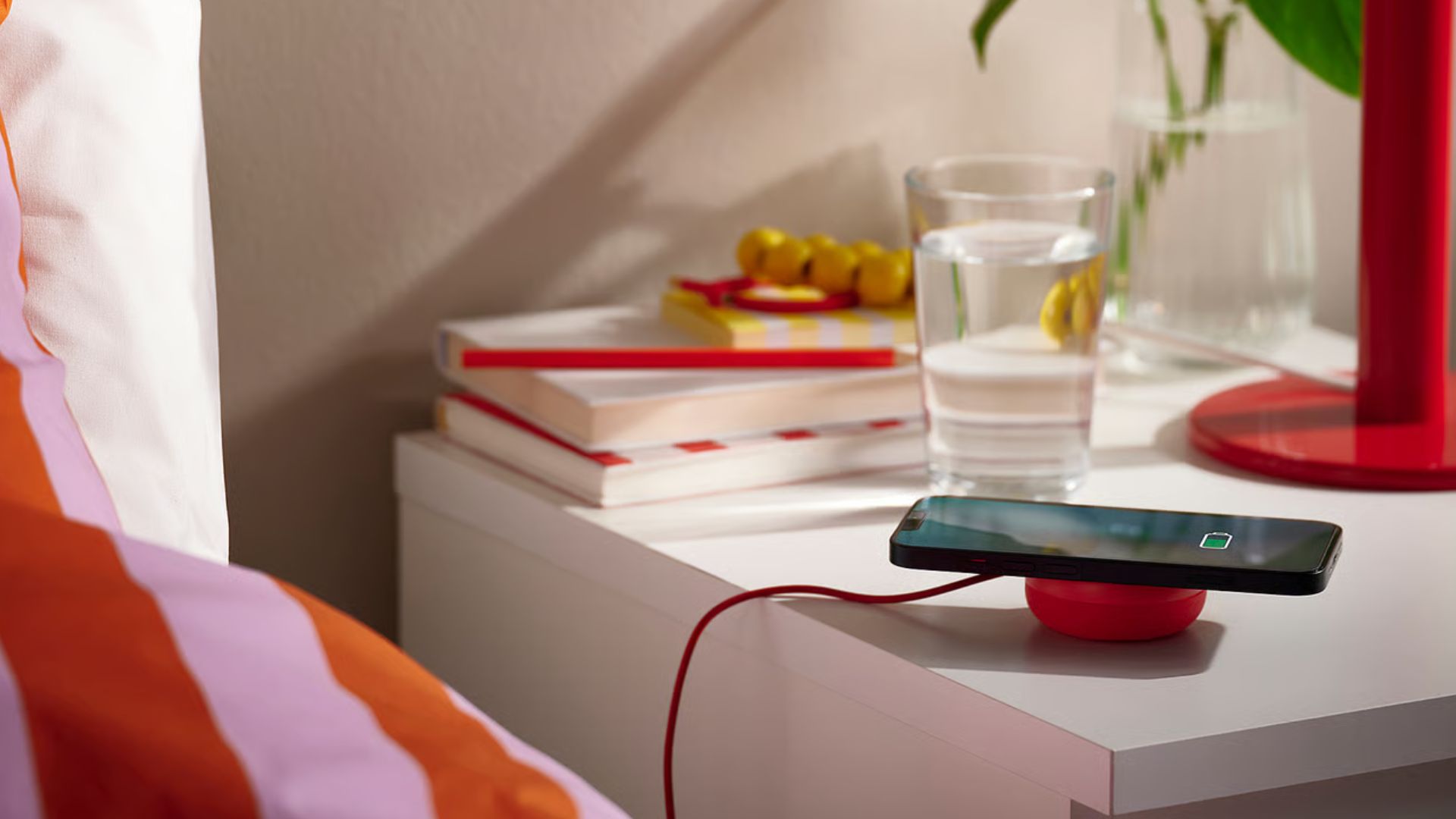 IKEA V&amp;Auml;STM&amp;Auml;RKE wireless charger