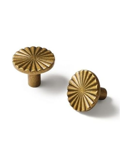 Antique Brass Cabinet Knobs - Pack of 5