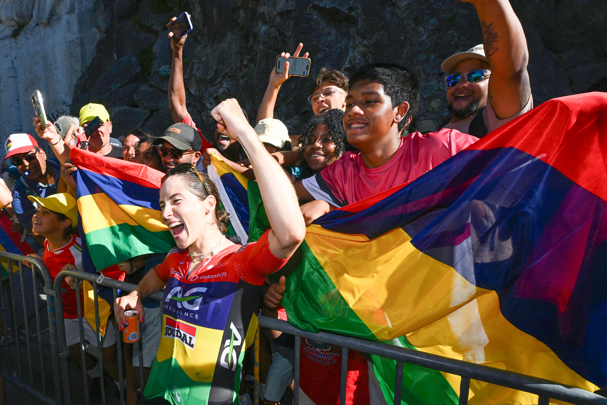 From a late-night text to another stage win – Kim Le Court-Pienaar back on top in the hills at the Tour de France Femmes