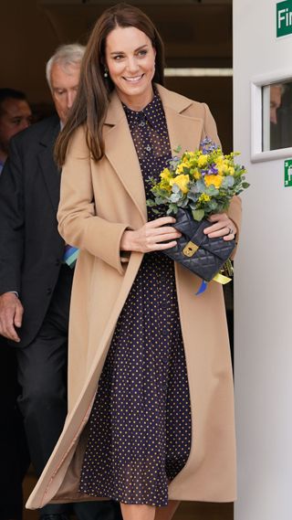 Catherine, Princess of Wales visits the Reading Ukrainian Community Centre on November 17, 2022