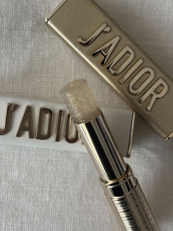 Deputy beauty editor Grace Lindsay testing the Dior J'adore perfumes