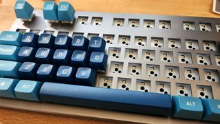 Drop CTRL keyboard with MT3 keycaps