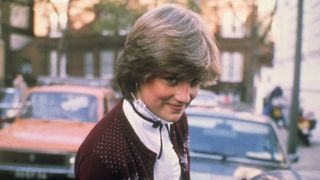32 of the best Princess Diana Quotes - Young Diana leaving her London flat