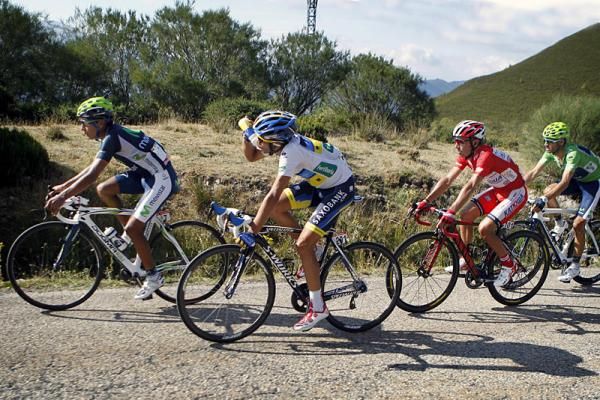 The peloton was reduced to an elite selection of four on the Cuitu Negru mountain finish (-R): Nairo Quintana, Alberto Contador, Joaquim Rodriguez and Alejandro Valverde.