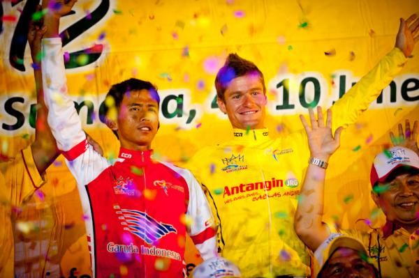 Oscar Pujol (Azad University Cross Team) on the podium