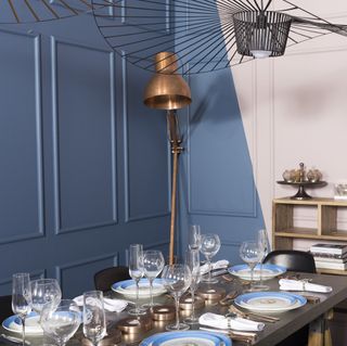 dining room with blue and pink walls paint effect