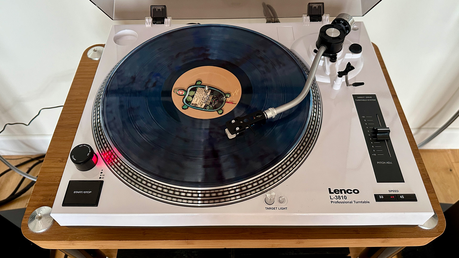 Lenco L-3810 review: striking the perfect chord between analog and digital