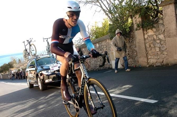 Lars Boom (Blanco) powers up a climb during the stage 2 time trial.
