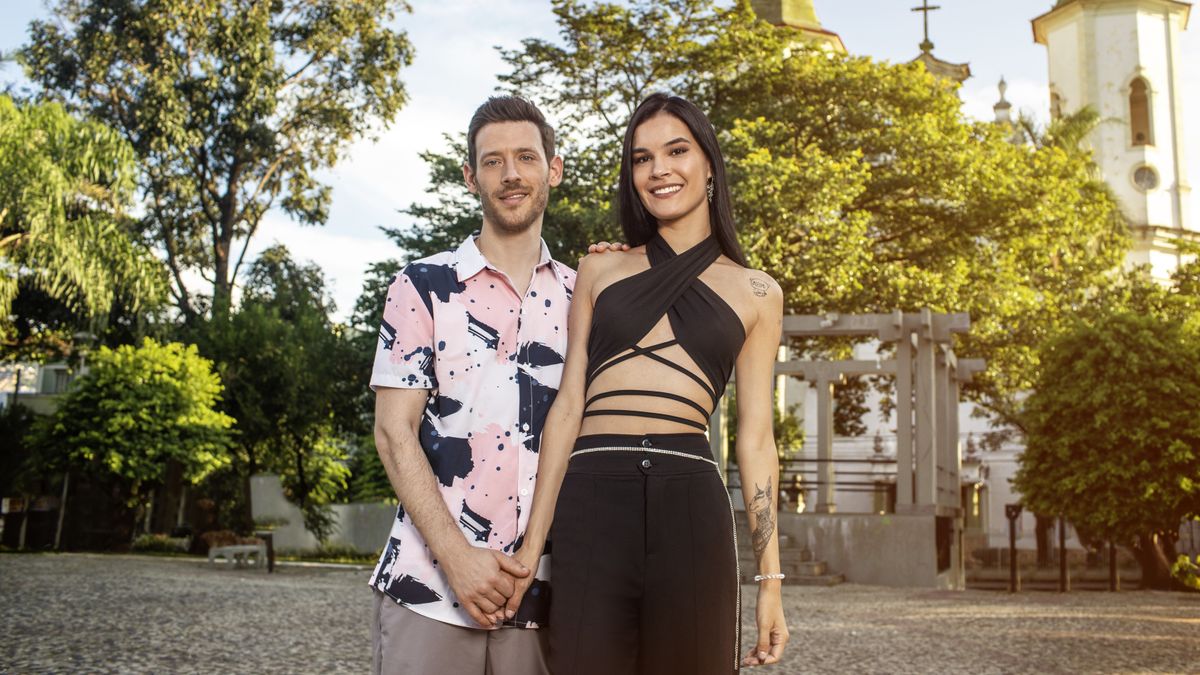 in key art for 90 Day Fianc&eacute;: Love in Paradise season 3