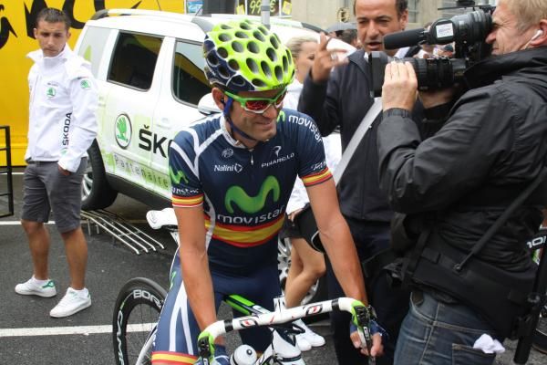 Jose Joaquin Rojas (Movistar) gives an interview before the off.