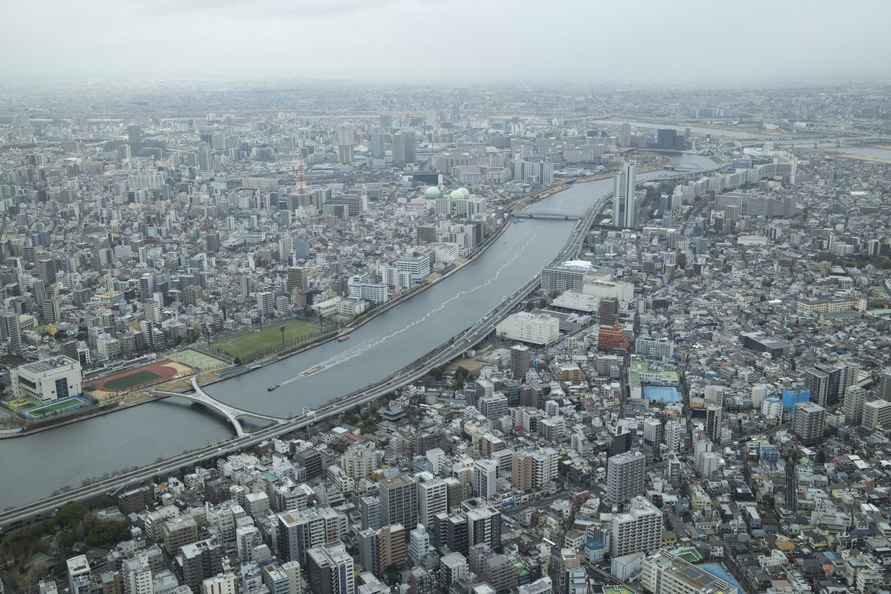 Tokyo city from above using the 2x digital teleconverter of the Fujifilm X100VI