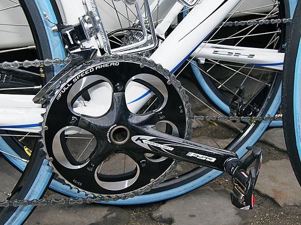 The FSA label could also be found on the crankset and front derailleur.
