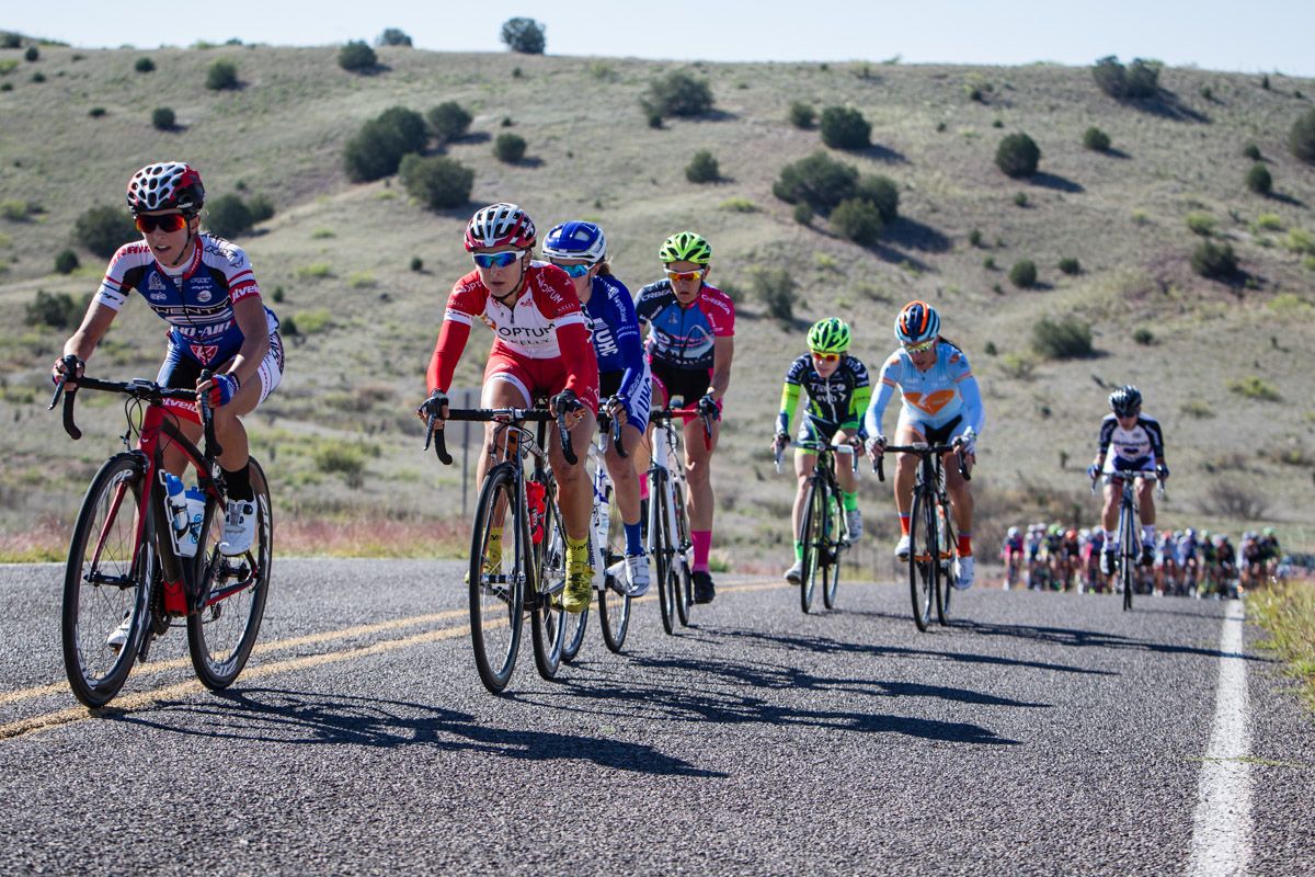 A break begins to form after the women's feed zone