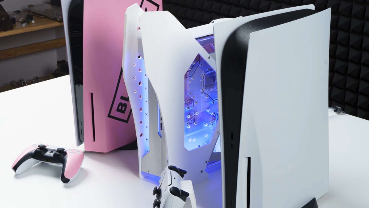 Modding Cafe's liquid cooled Playstation 5 console