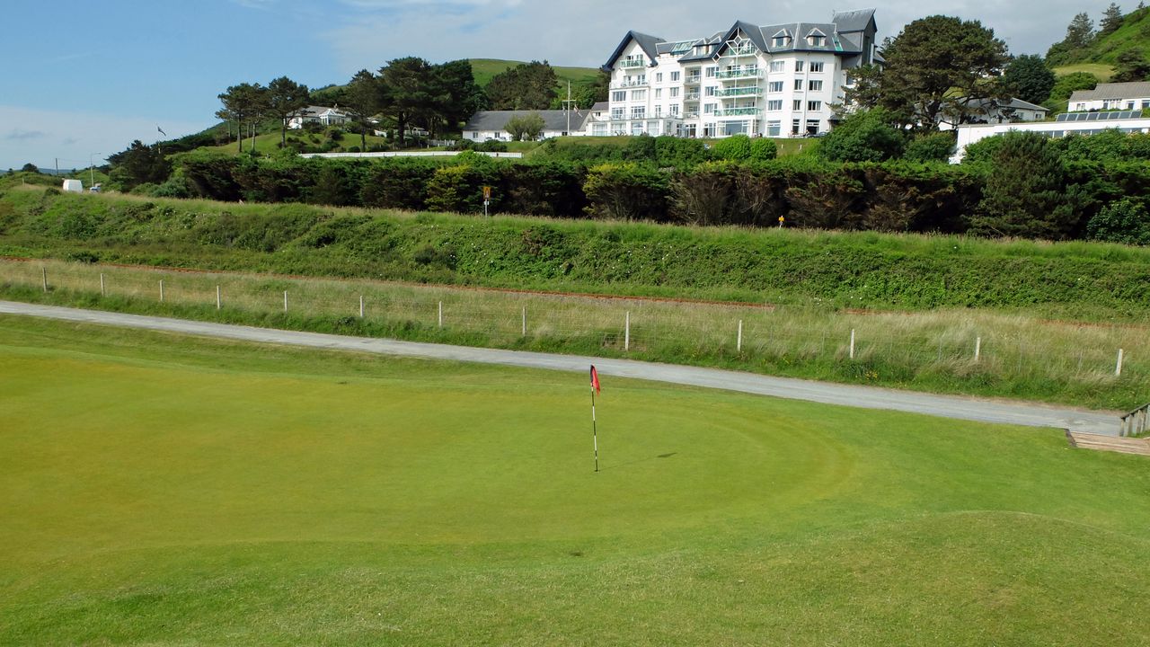 The green on the risk-reward short par-4 sixteenth
