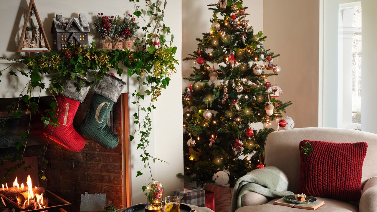 Christmas tree themes 2022 15 ontrend decorating ideas Woman & Home