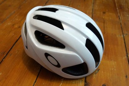 Helmet oakley cycling sale