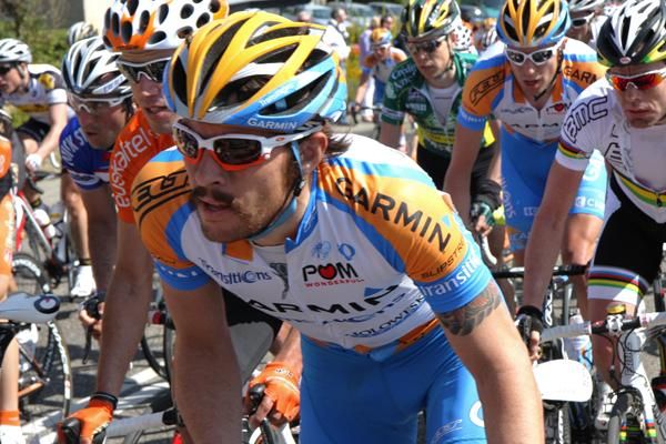 Yo, nice mo: Steven Cozza (Garmin-Transitions) rides in the bunch.