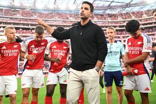 Mikel Arteta, Manager of Arsenal FC speaks to his players during Pre-Season Friendly match between Arsenal FC and Manchester United at SoFi Stadium on July 27, 2024 in Inglewood, California. (Photo by Stuart MacFarlane/Arsenal FC via Getty Images)