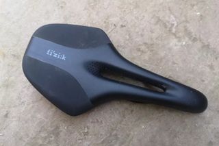 Image shows a Fizik Luce S-Alloy women's bike saddle.