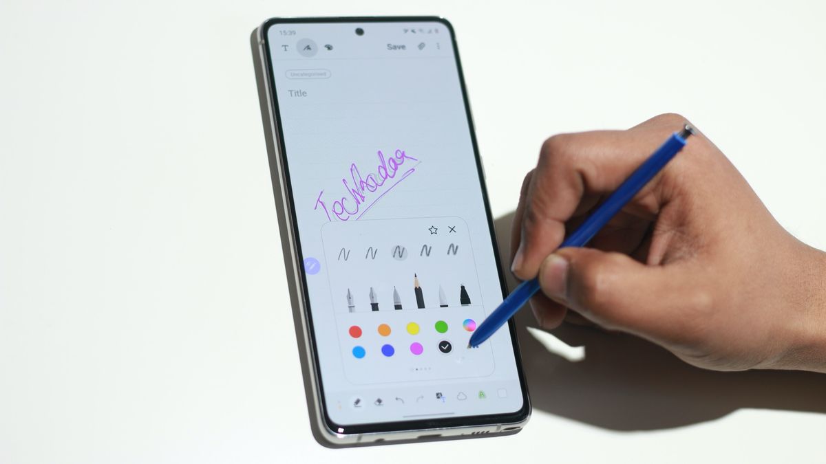 Samsung Galaxy Note 10 renders reveal giant screen and no