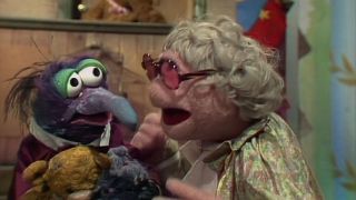 Hilda and Gonzo on The Muppet Show