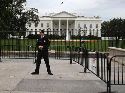 Woman with handgun arrested outside White House after Obama immigration speech