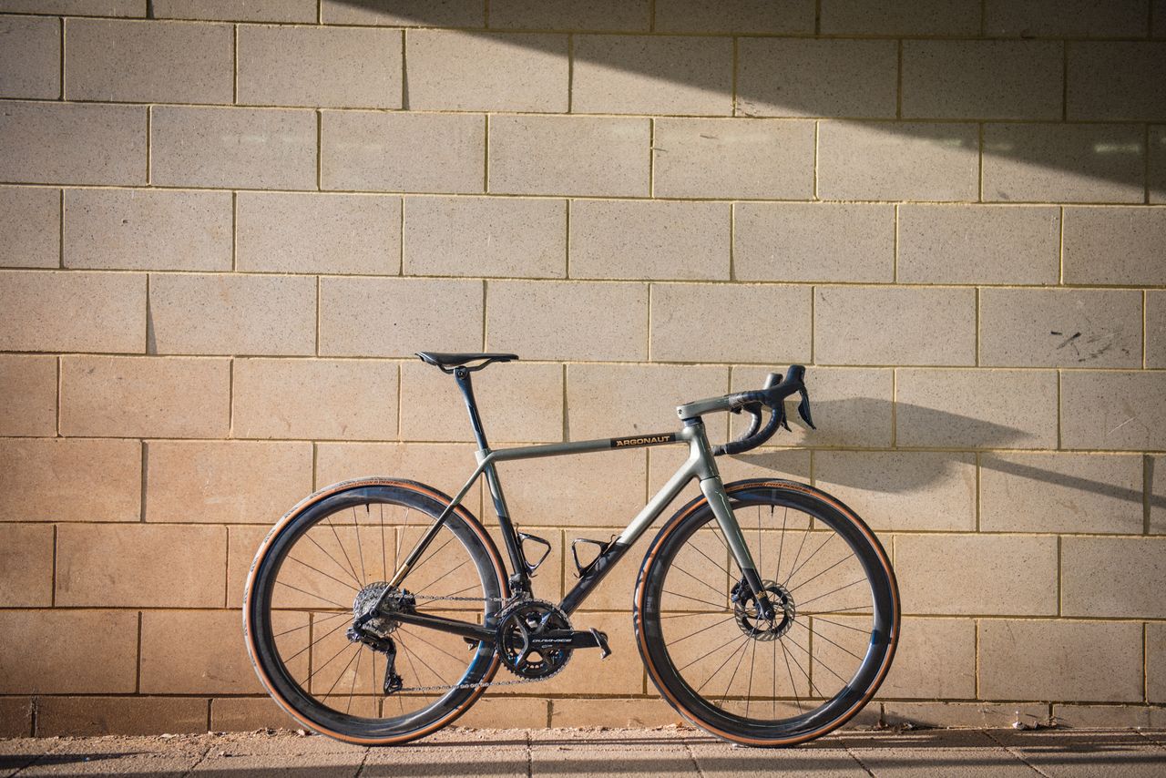 Argonaut RM3 - close up and side-on bike photos